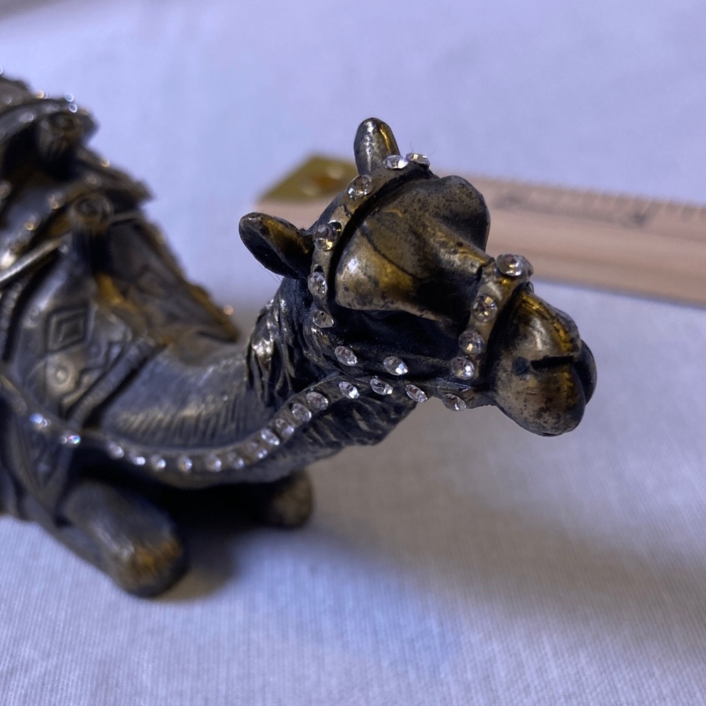 🐪 Vintage-Style Camel Trinket Box – Brass Tone with Rhinestone Accents - Picture 14 of 15